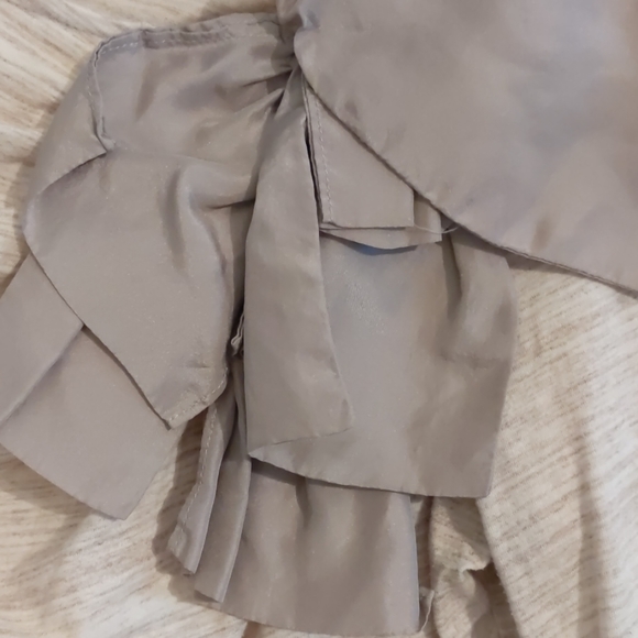 Deletta Ruffle Top - Picture 3 of 6